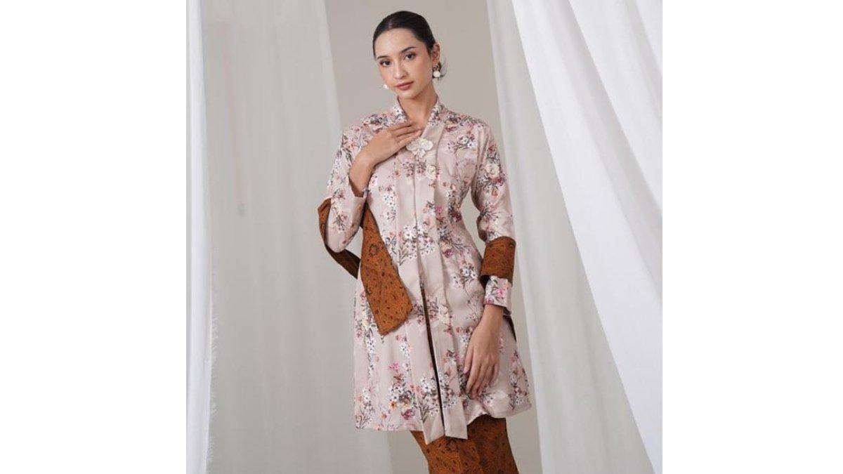 Kutubaru Kartini Klasik - Kebaya Kutubaru Hijab