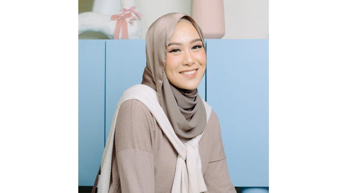 Lozy Hijab - Shadeera Silk Shawl Lozy x Shadira