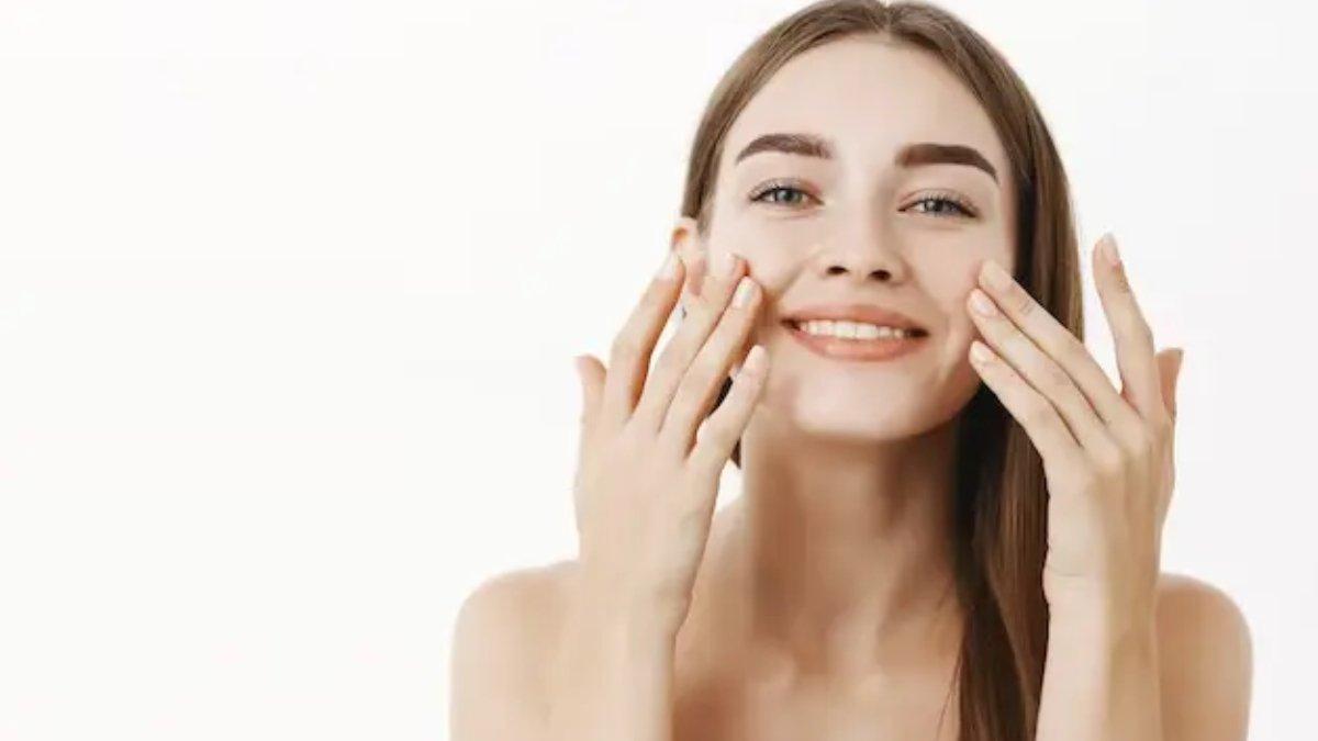 Madu juga bisa membantu mencegah munculnya smile line