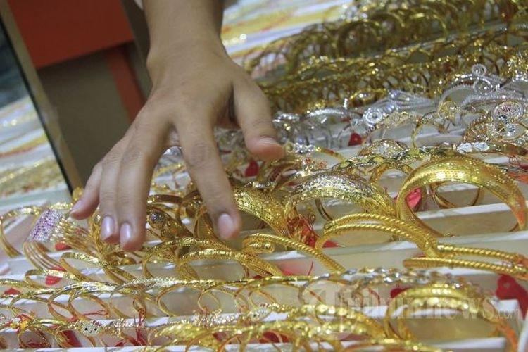 Pilih toko emas yang tepat agar tidak merugi jika ingin menjualnya kembali.