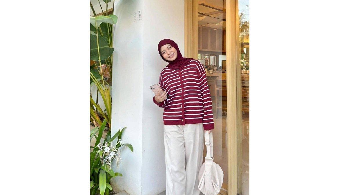 Ide Styling Hijab yang Elegan dan Sederhana dengan Pashmina Kaos.