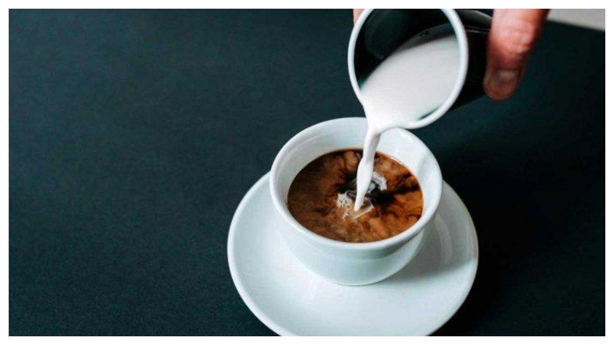 Penambahan krimer pada kopi yang ternyata tidak dianjurkan jika sedang diet.