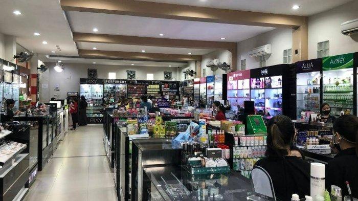 Princess Cosmetic memiliki lokasi strategis karena berada di tengah Kota Banjarmasin tepatnya berada di Jalan M.T. Haryono No.15 A, Kertak Baru Ulu, Kec. Banjarmasin Tengah, Kota Banjarmasin.