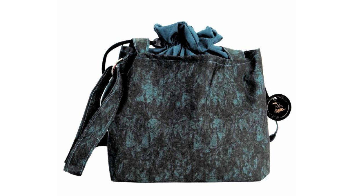Produk Kerajinan Tangan dengan Bahan Plastik Bekas dari Elyaza, Perajin asal Wonogiri