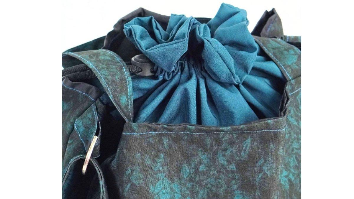 Produk Kerajinan Tangan dengan Bahan Plastik Bekas dari Elyaza, Perajin asal Wonogiri