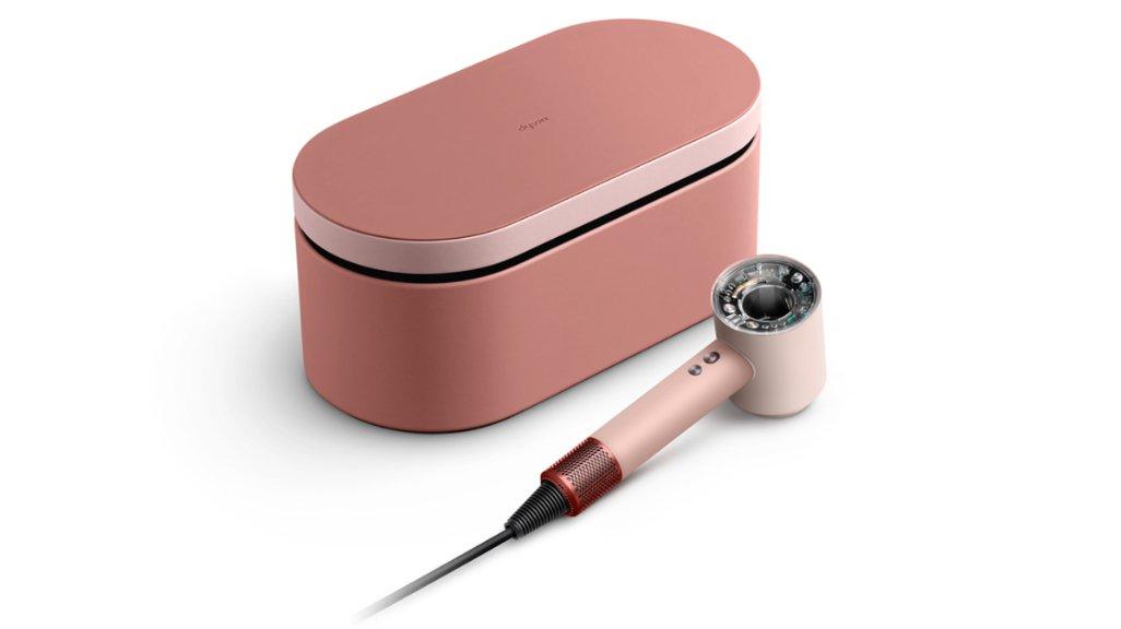 Dyson resmi menghadirkan koleksi eksklusif perawatan rambut dalam warna Sakura Cherry di Indonesia