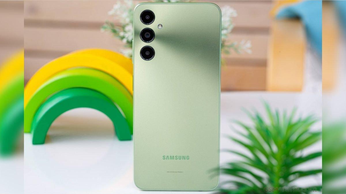 Tampilan bodi belakang SAMSUNG Galaxy A05s.