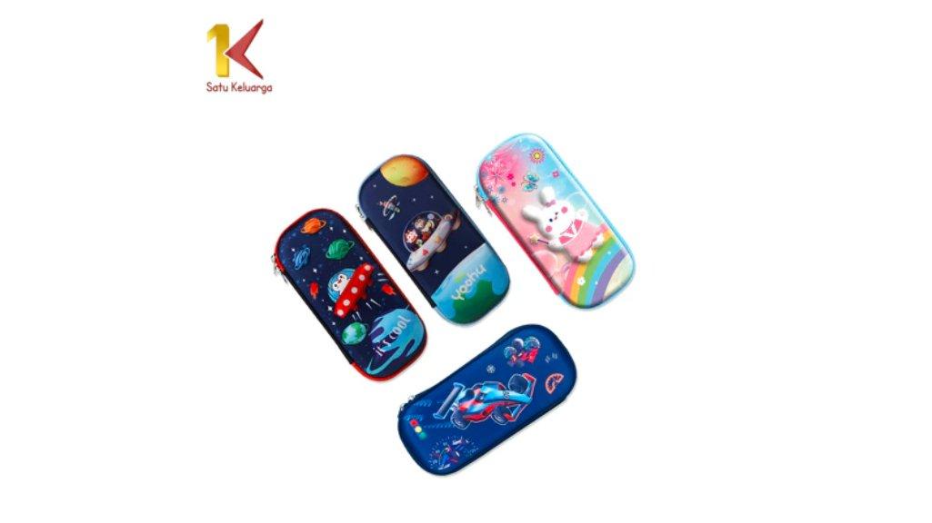 Satu Keluarga Kotak Pensil 3D Karakter Timbul A39 Tempat Penyimpanan Alat Tulis