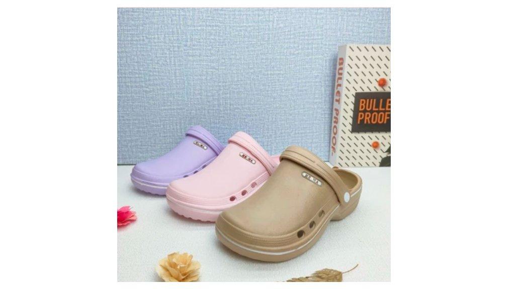 Sendal Baim Medis Putih Bersih Sandal Perawat/Dokter/Bidan/Sandal Kamar Mandi