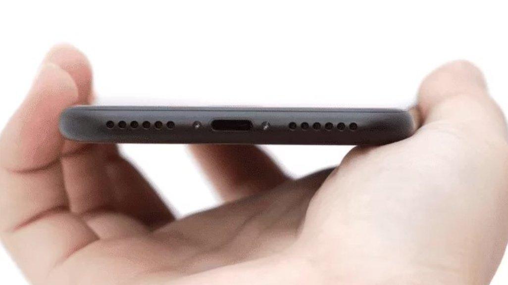 Speaker iPhone kemasukan debu dan air