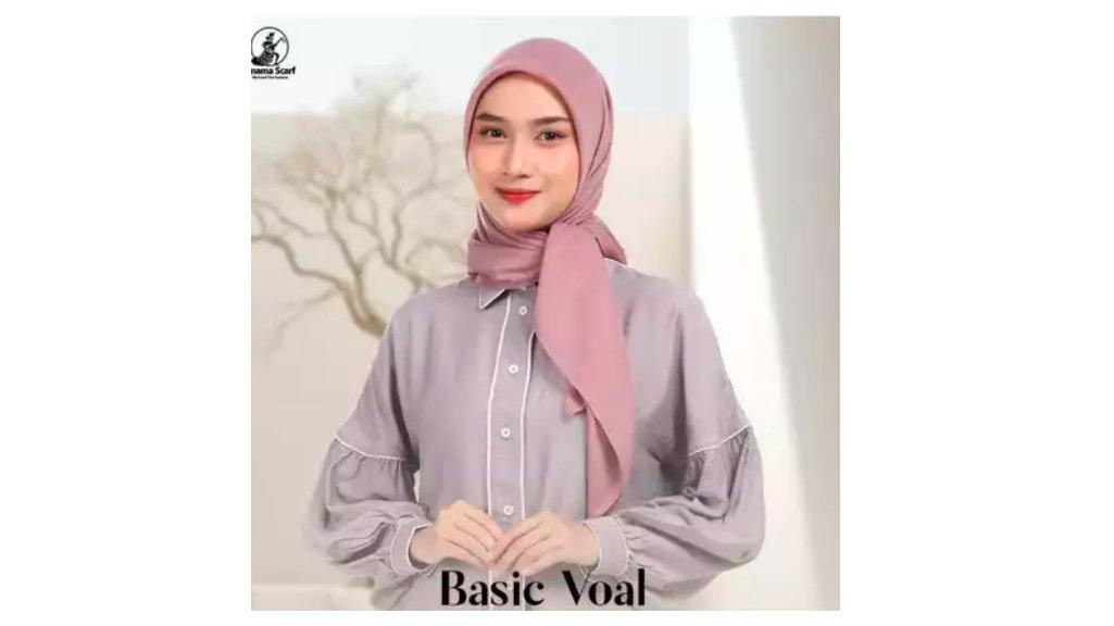Umama basic voal jilbab segi empat 110 x 110 jahit tepi