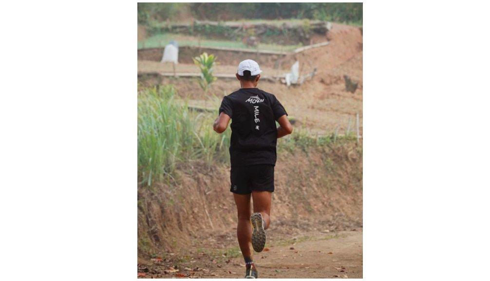 WIA OneMore Mile Running Tee Kaos