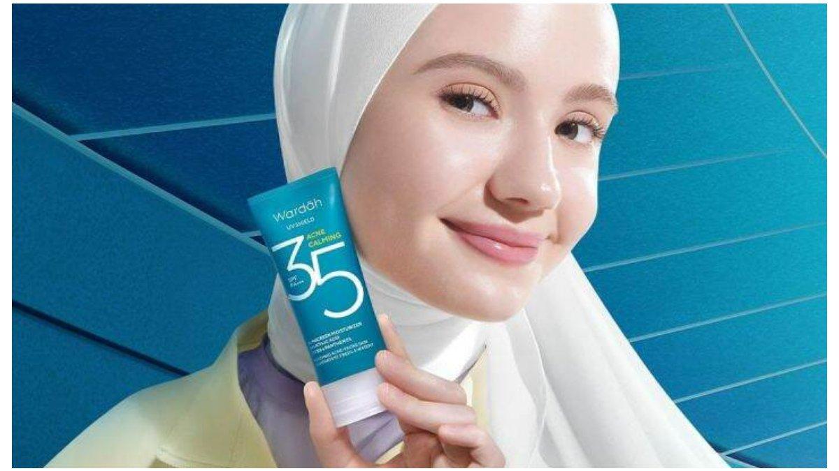 Wardah UV Shield Acne Calming Sunscreen Moisturizer SPF 35 PA+++
