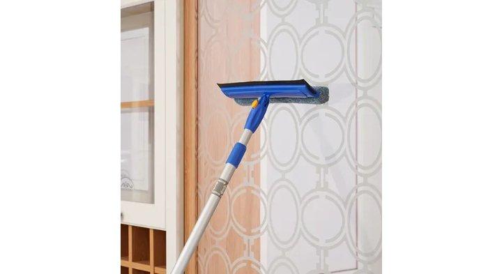 ACE Krisbow Pembersih Kaca Microfiber 30 Cm terbuat dari bahan microfiber berkualitas.