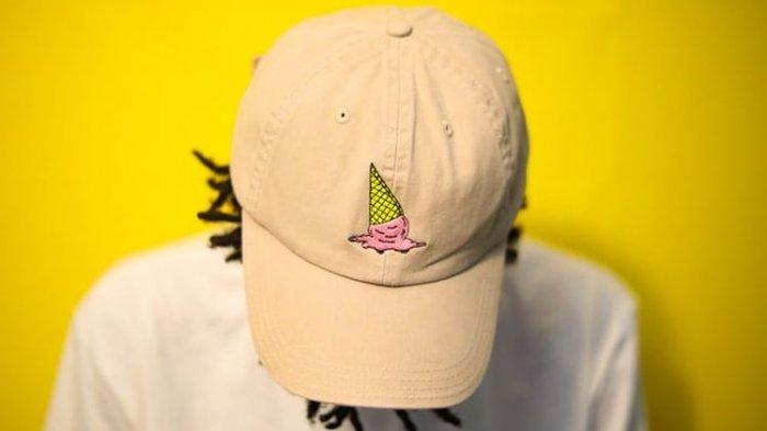 Ada banyak cara yang bisa membantu membersihkan topi dari noda keringat, termasuk pakai pembersih enzim dan bahan alami.