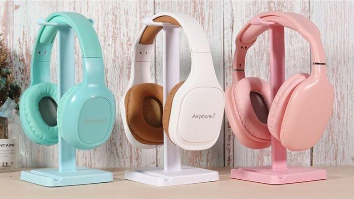 Ilustrasi pemakaian headset stand