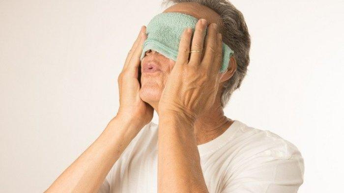 Atasi Dengan Kompres Air Hangat untuk meredakan mata bintitan