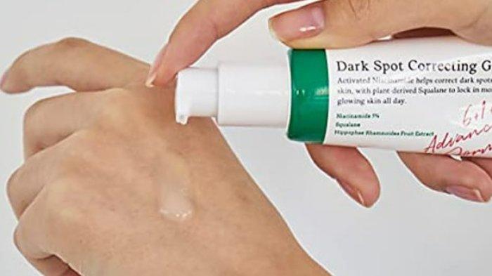 Axis-Y Dark Spot Correcting Glow Serum ini memiliki warna bening keputihan.