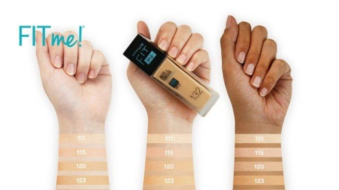Ilustrasi memilih warna foundation yang setingkat lebih terang dari undertone.