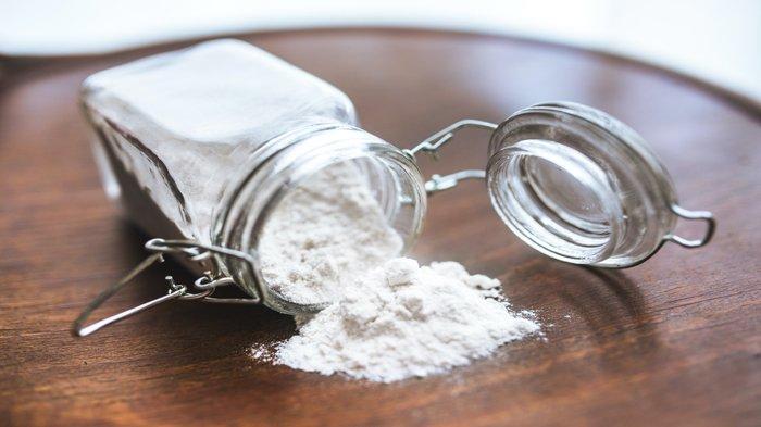 Baking soda bisa bantu atasi gayung yang kotor dan berlumut.