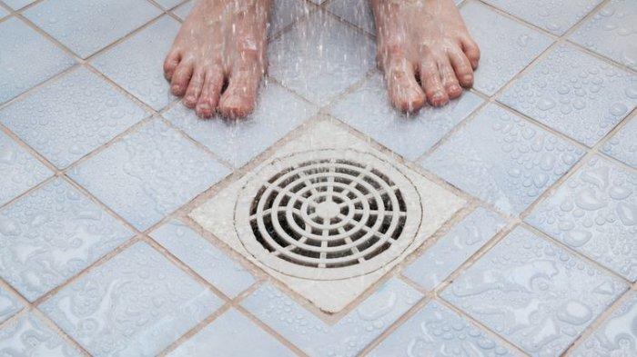 Bau got di kamar mandi bisa diatasi dengan berbagai cara mudah.