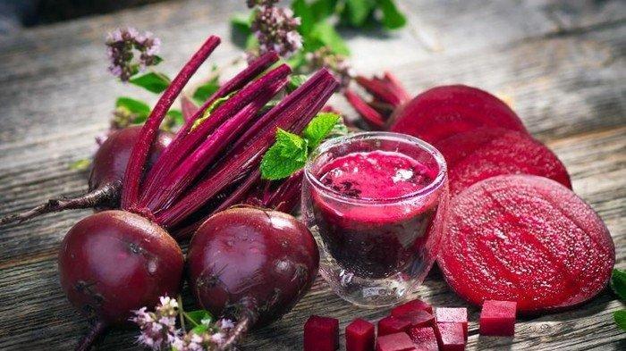Buah bit kaya akan vitamin yag bagus untuk membuat kulit wajah nampak lebih bercahaya.