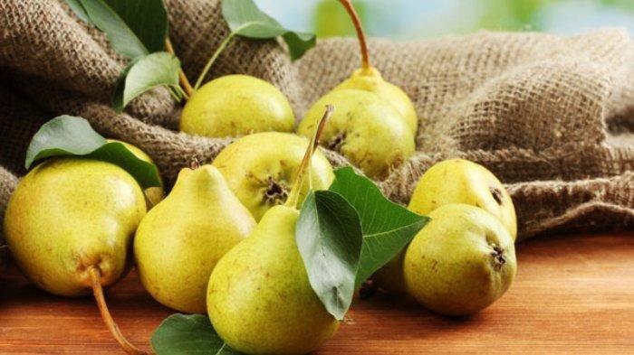 Kulit buah pir bisa dimanfaatkan menjadi skincare alami.