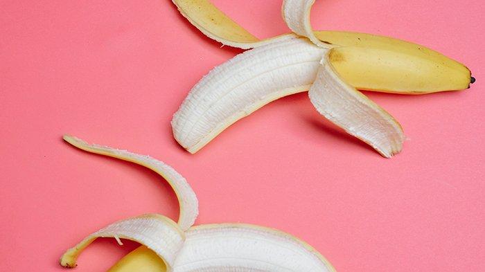Ilustrasi buah pisang yang sebaiknya tidak disimpan di dalam kulkas,  kulitnya akan cepat berubah menjadi kecokelatan karena enzim memecah nutriennya.
