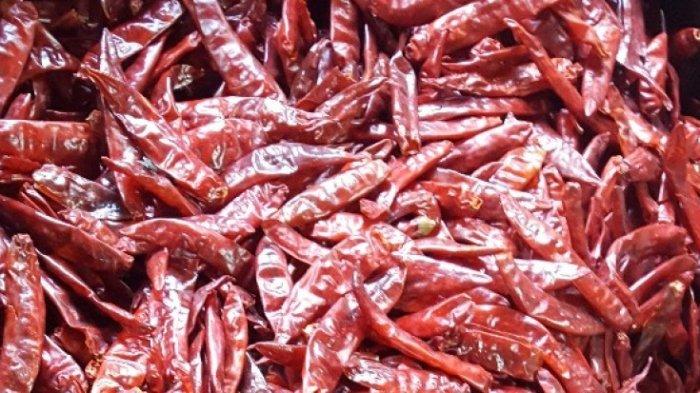 Cabai kering bisa dimanfaatkan untuk mengusir kutu beras dan mengatasi bau apek pada beras.