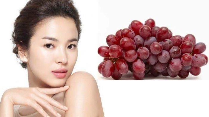 Ilustrasi kulit wajah yang sehat dan cerah dengan perawatan menggunakan bahan alami buah anggur.