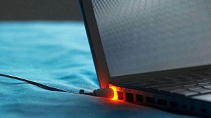 Ilustrasi pengisian laptop yang overcharging