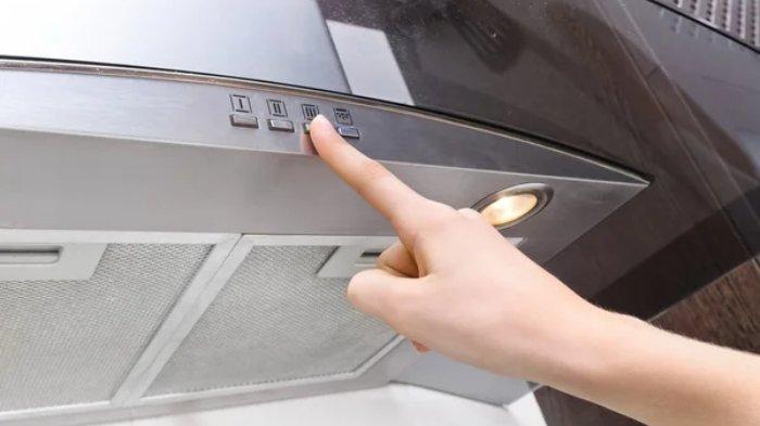 Cooker hood dibekali berbagai tombol untuk proses pengoperasian yang lebih mudah.