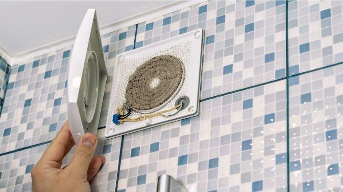 Ilustrasi Exhaust Fan kamar mandi yang kotor