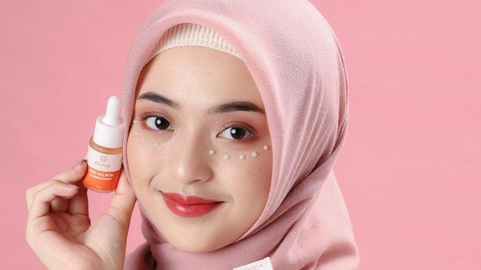 Flomy DNA Salmon Glowing Serum jadi salah satu rekomendasi DNA salmon terbaik.