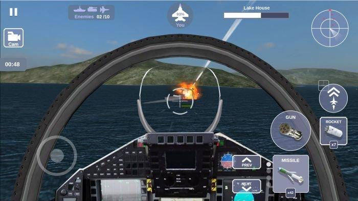 Dalam FoxOne Missions : Flight Game, pemain bisa mendapat pengalaman duduk di ruang kemudi pesawat tempur