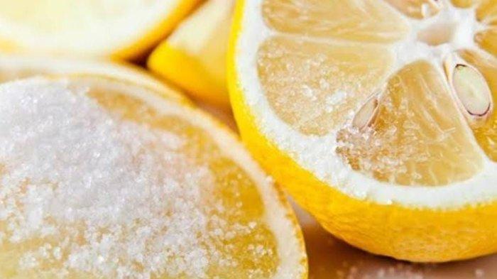 Ilustrasi buah lemon yang punya kandungan asam tinggi untuk mengatasi noda pakaian.