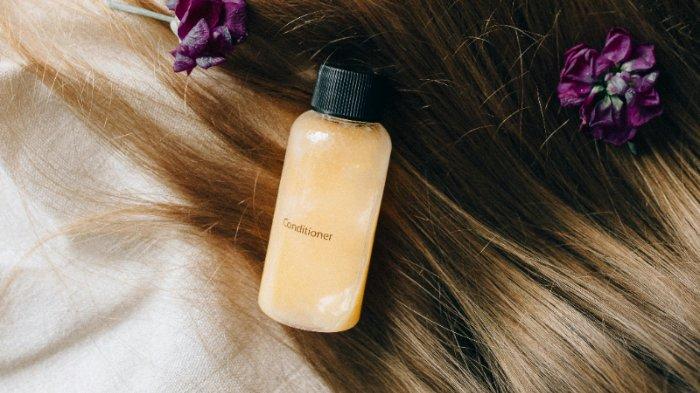 Ilustrasi kondisioner rambut yang bisa dimanfaatkan untuk mengatasi kolor celana dalam yang longgar