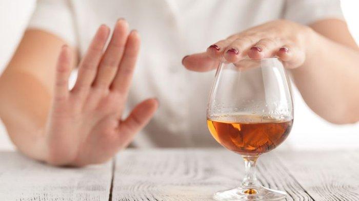 Sebaiknya menghindari konsumsi alkohol terlebih saat makan durian.