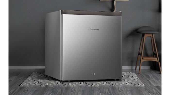 Hisense Kulkas Mini Bar RR58D4IGN penyimpanan ideal di ruang mungil, dibekali dengan 7 rentang suhu dan pendingin handal