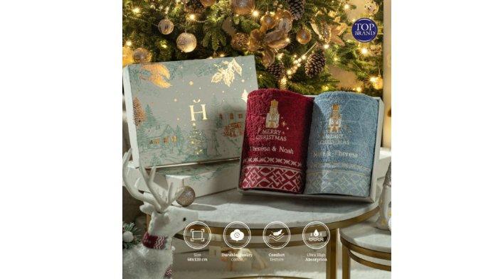 Howel and Co Cedric Hampers Christmas Couple Towel.