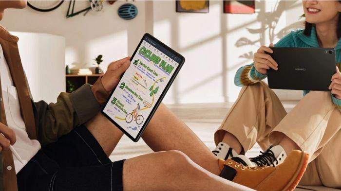 Ilustrasi tablet dipakai untuk merangkum materi pembelajaran