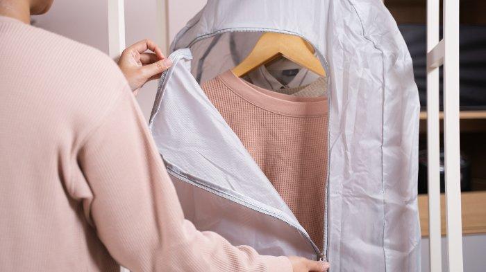 Pengering pakaian elektronik yang bisa digunakan untuk mengatasi kerah kaos yang melar