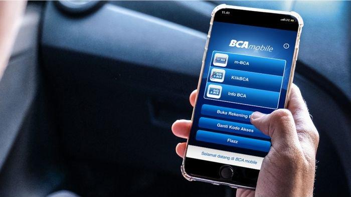 Ilustrasi membuka BCA mobile untuk membeli token listrik prabayar