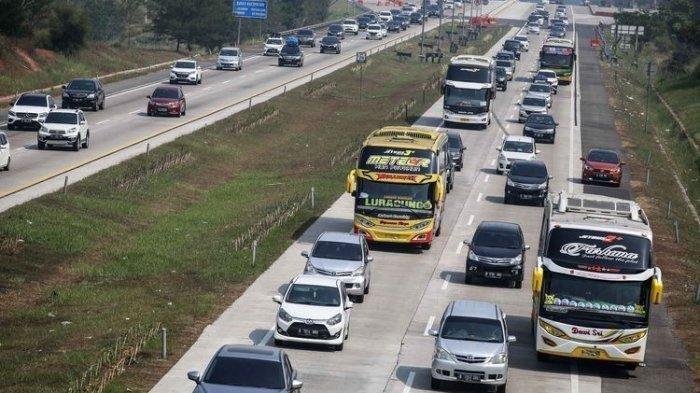 Ilustrasi berbagai moda transportasi untuk mudik.