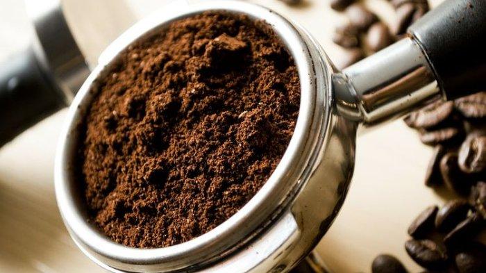 Bubuk kopi bisa bantu atasi masalah bau tidak sedap dari lunch box.