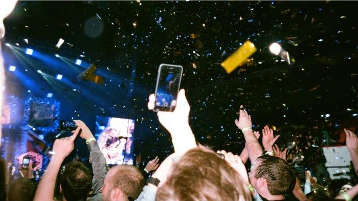 Skandal Konser Coldplay Menguak Perselingkuhan di Panggung Global dan Dunia Korporat.