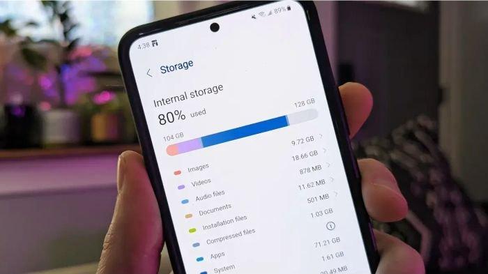 Ilustrasi HP dengan Storage besar yang mampu menyimpan banyak data pengguna