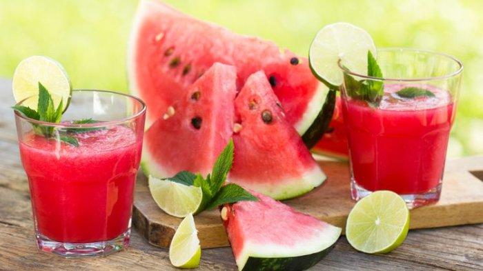 Ilustrasi buah dan jus semangka