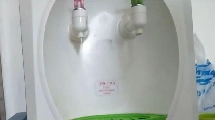 Ilustrasi keran air dispenser menetes tanpa henti, bisa diatasi dengan mudah asal tau triknya