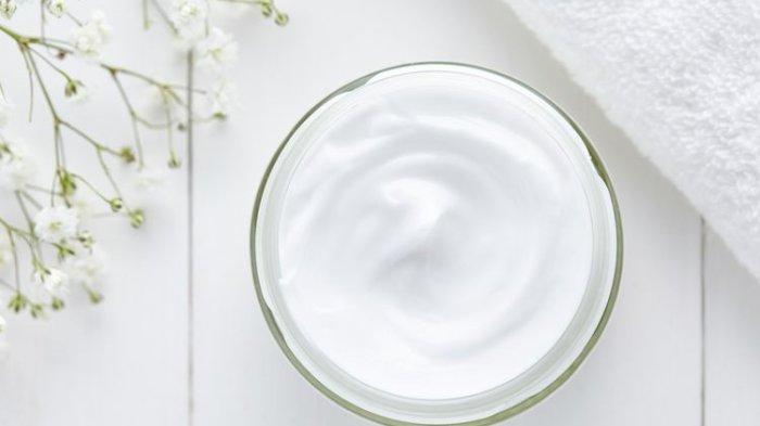 Ilustrasi krim mengandung paraben yang sebaiknya dihindari pemilik kulit sensitif.